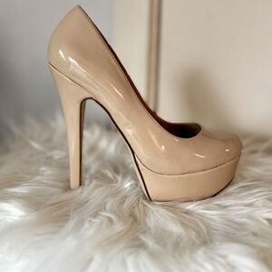 Aldo Capecoral Beige Platform Pumps Women’s size 5